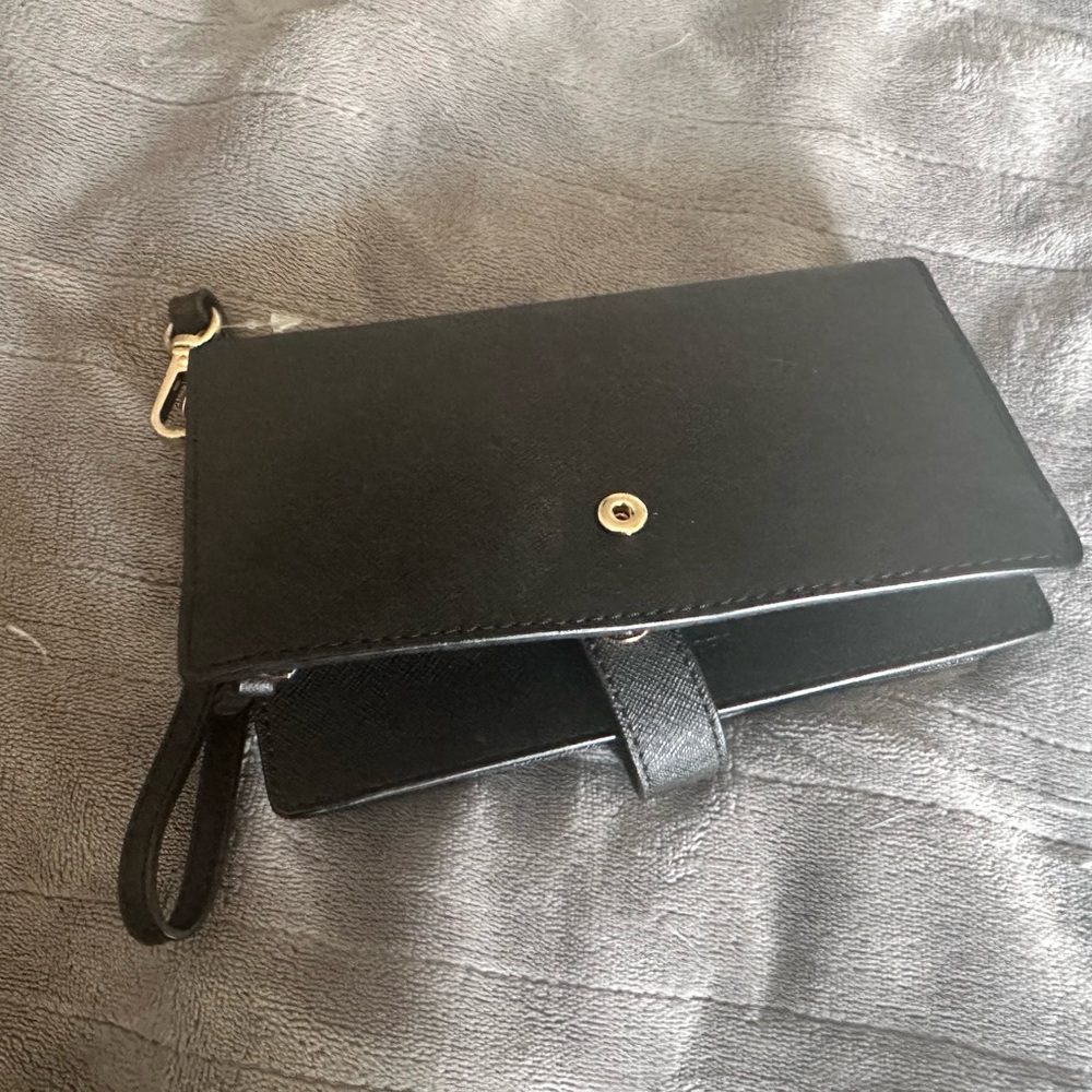 Black Michael Kors Women's iPhone Wristlet Clutch - Sleek Everyday Bag